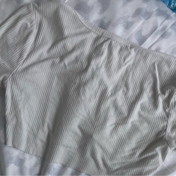 White chave fame crop button front top - Picture 2 of 3